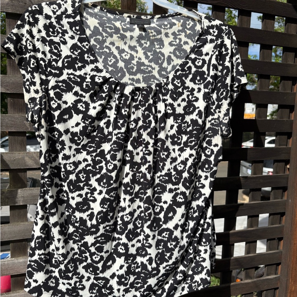 Black and White Women's Top in great condition.